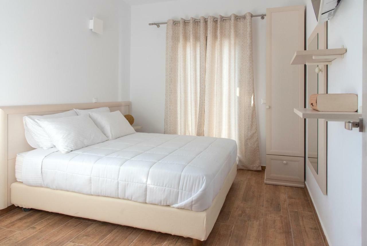 Paros Elitas Villas Esterno foto